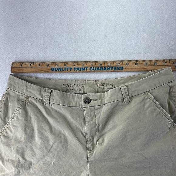 Sonoma Bermuda Mid Rise Tan Shorts Womens Size 16 - Picture 5 of 9